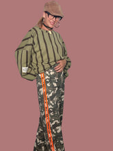 Pantalone Over camouflage  con bande fluorescenti