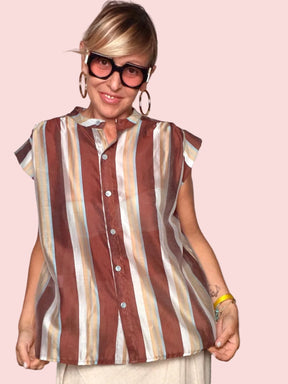Camicia Righe Verticali — Collo Coreana e Maniche Corte