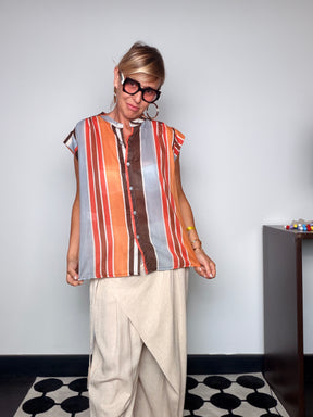 Camicia Righe Verticali — Collo Coreana e Maniche Corte