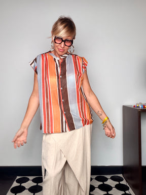 Camicia Righe Verticali — Collo Coreana e Maniche Corte