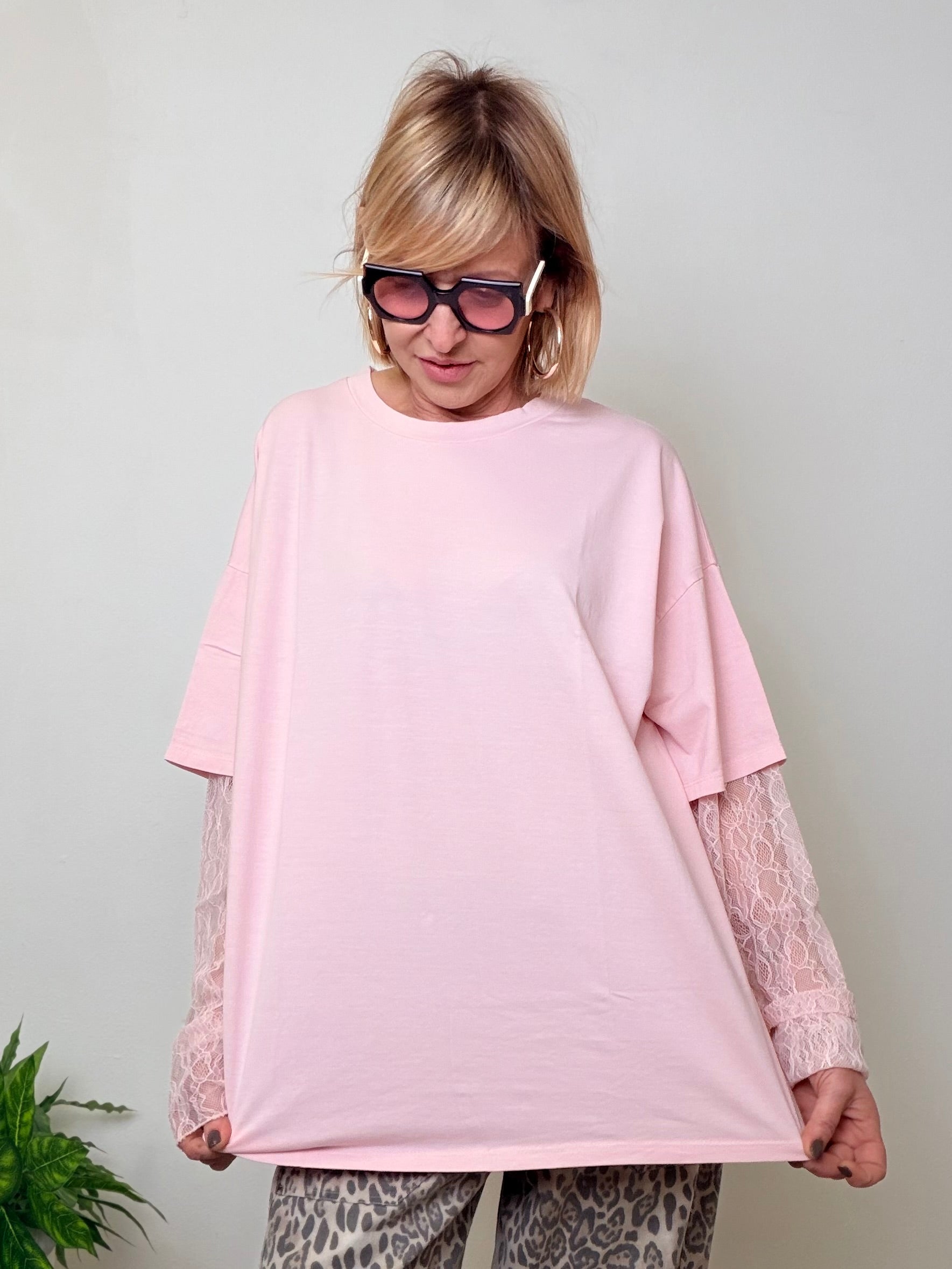 T-shirt Oversize con Maniche Lunghe in Pizzo