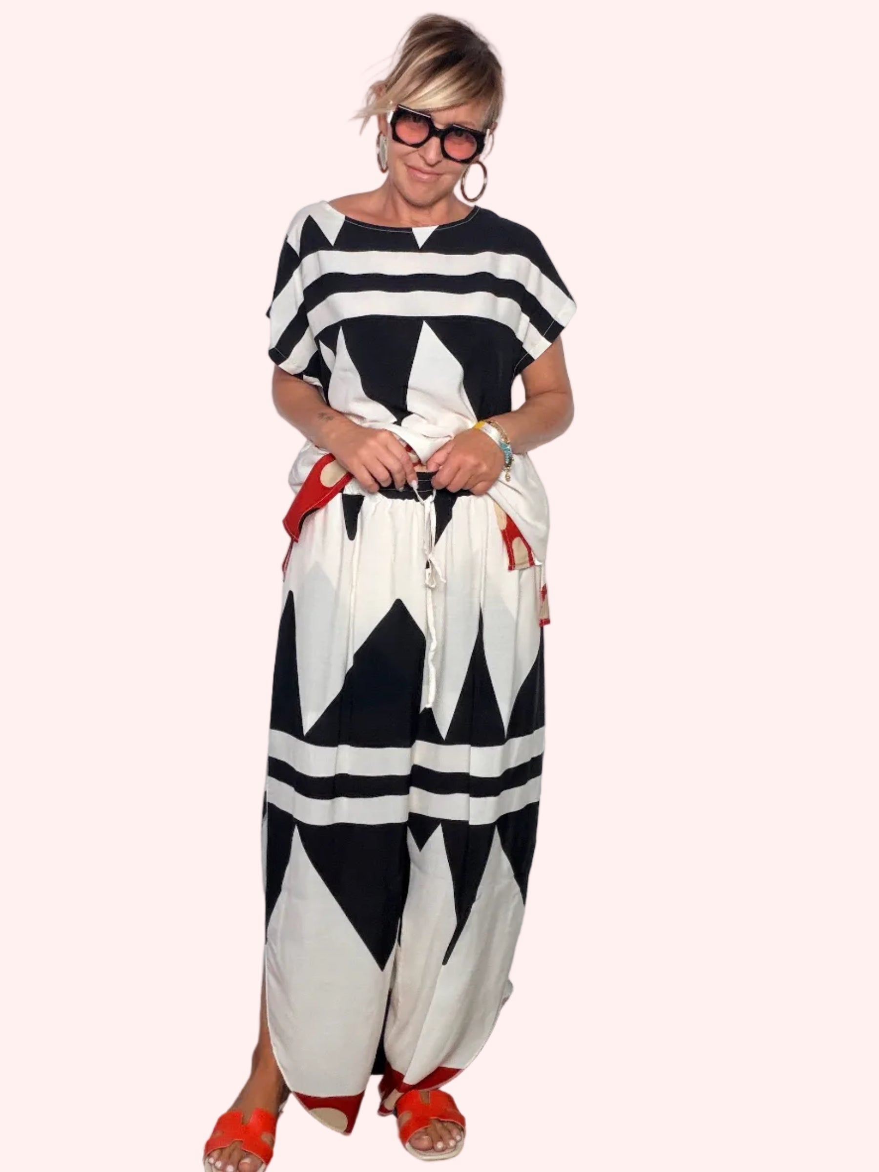 Pantalone fantasia geometrica bianco nero - vista frontale
