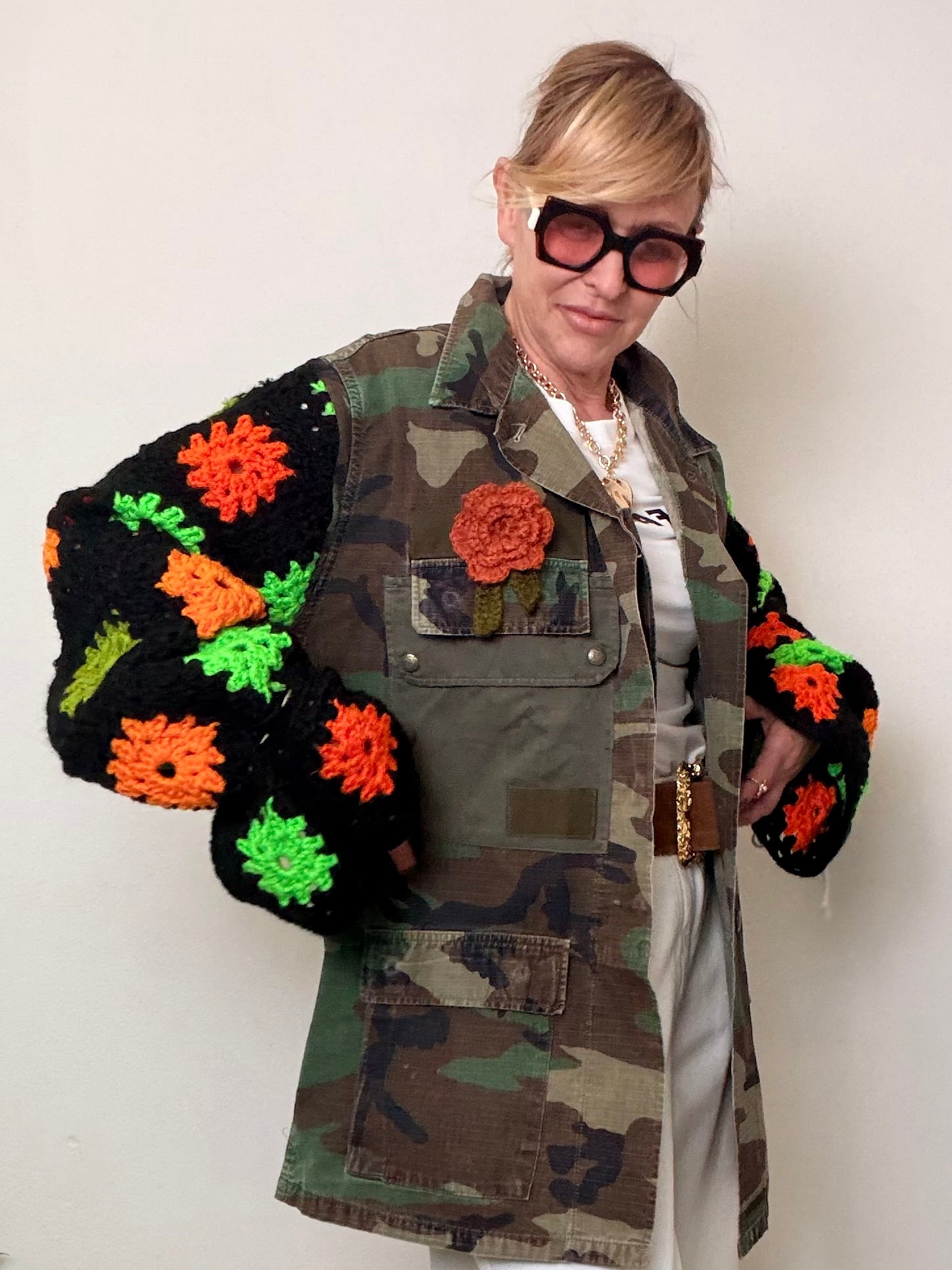 Giacca Militare Camouflage con Maniche Granny Square Uncinetto