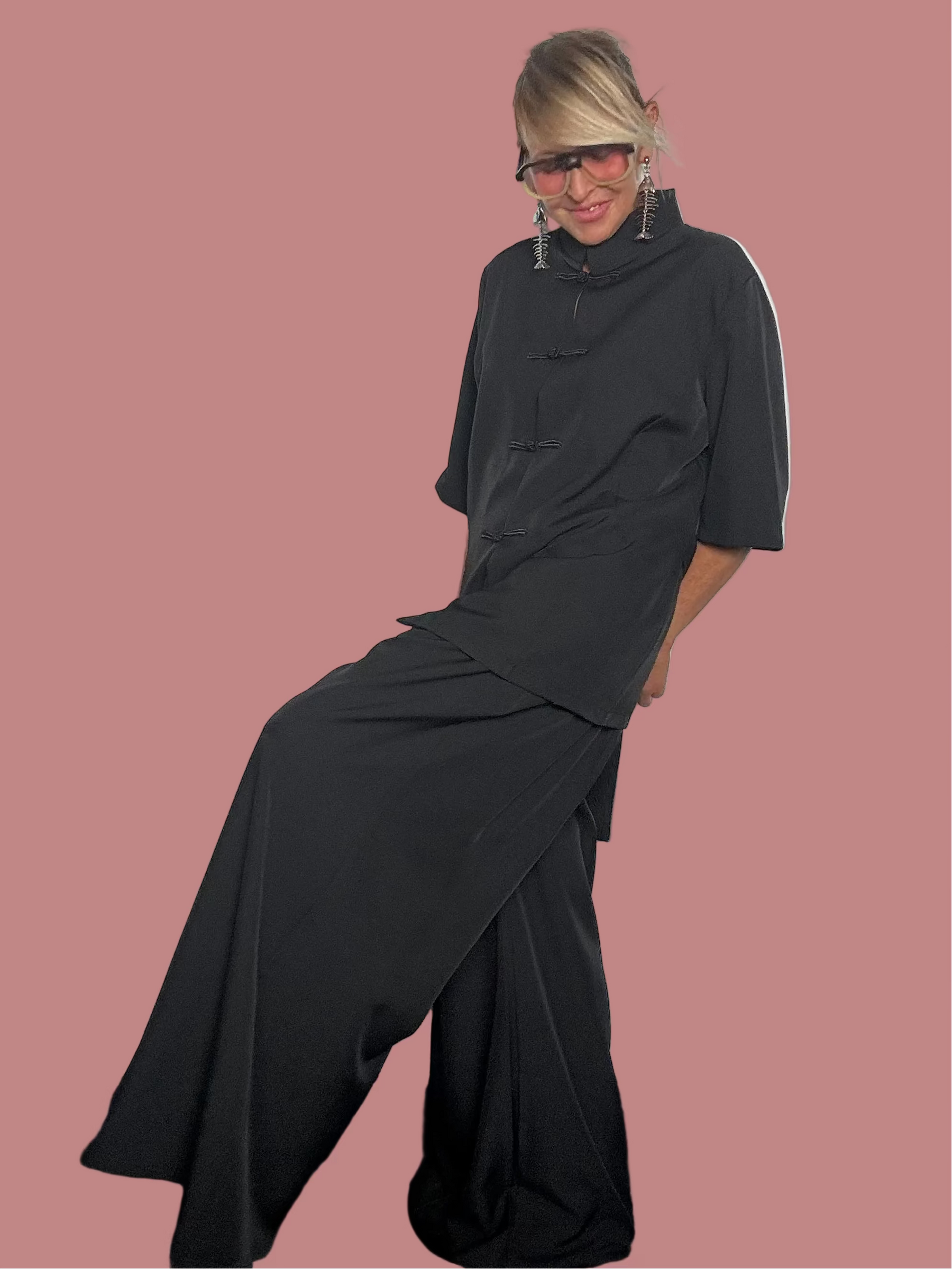 Completo Nero Tokyo – Casacca con Alamari e Pantalone Palazzo