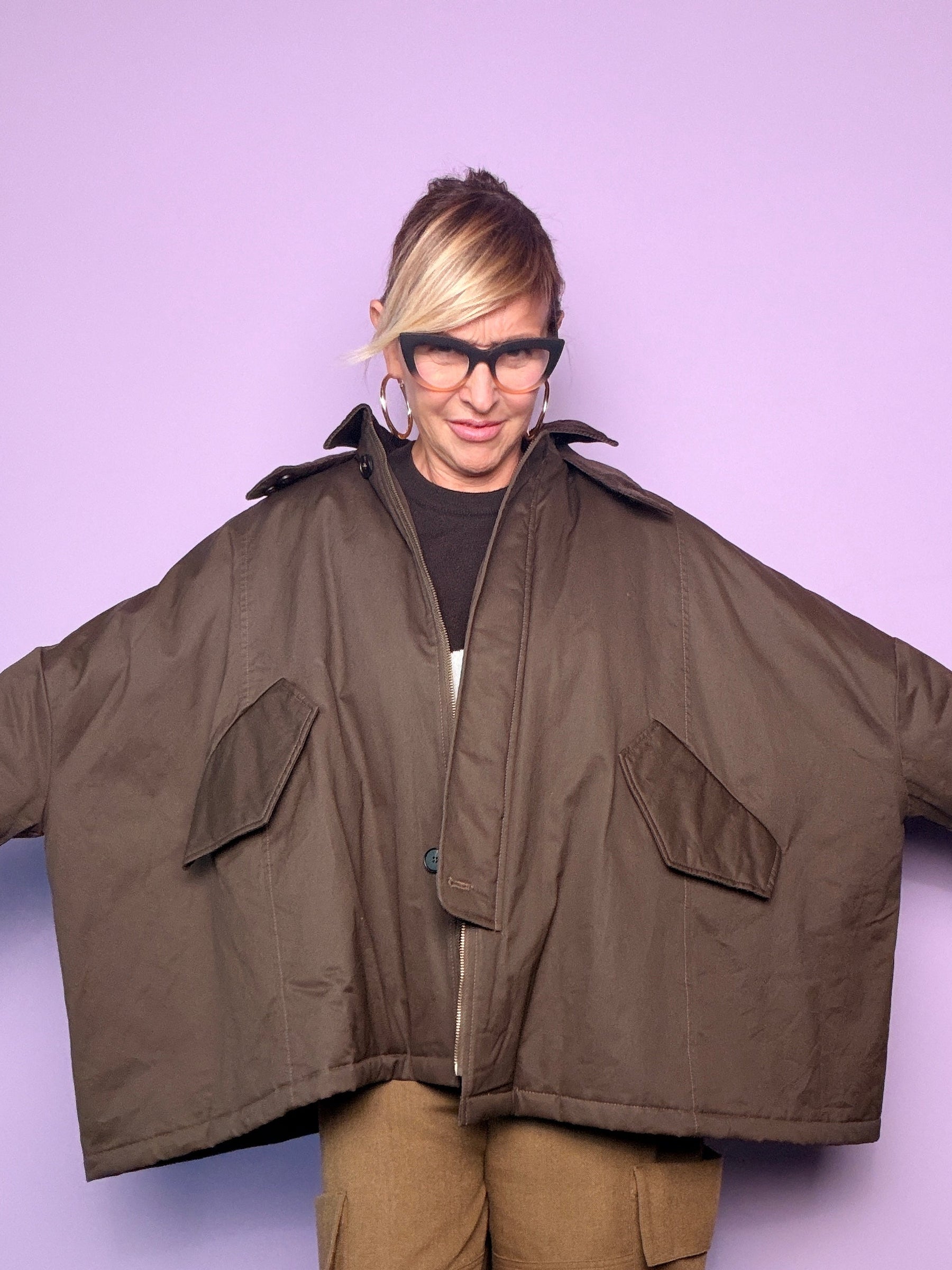 Parka Souvenir con cappuccio e tasche con pattina, vista di tre quarti
