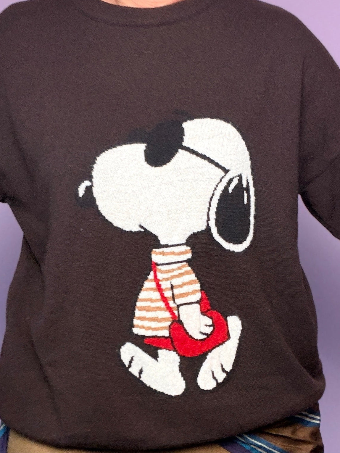 Maglia girocollo Souvenir blu intenso con grande motivo fumetto, vista frontale