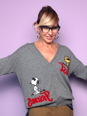 Cardigan Souvenir grigio mélange con scollo a V e fantasia fumetto