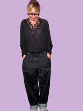 Jeans Nero Balloon con Tasche Applicate