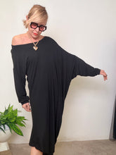 Abito Oversize Asimmetrico Off-Shoulder