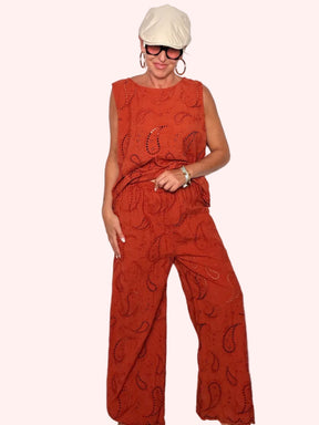 Pantalone sangallo paisley ruggine - look completo