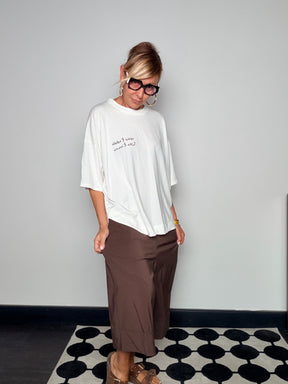 T-shirt cerco l'estate tutto l'anno - vista frontale