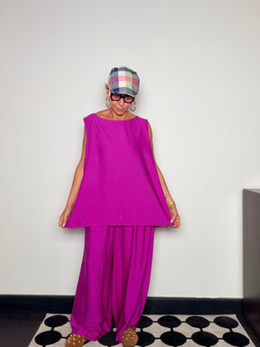 Completo fucsia - top cape e pantalone palazzo vista frontale