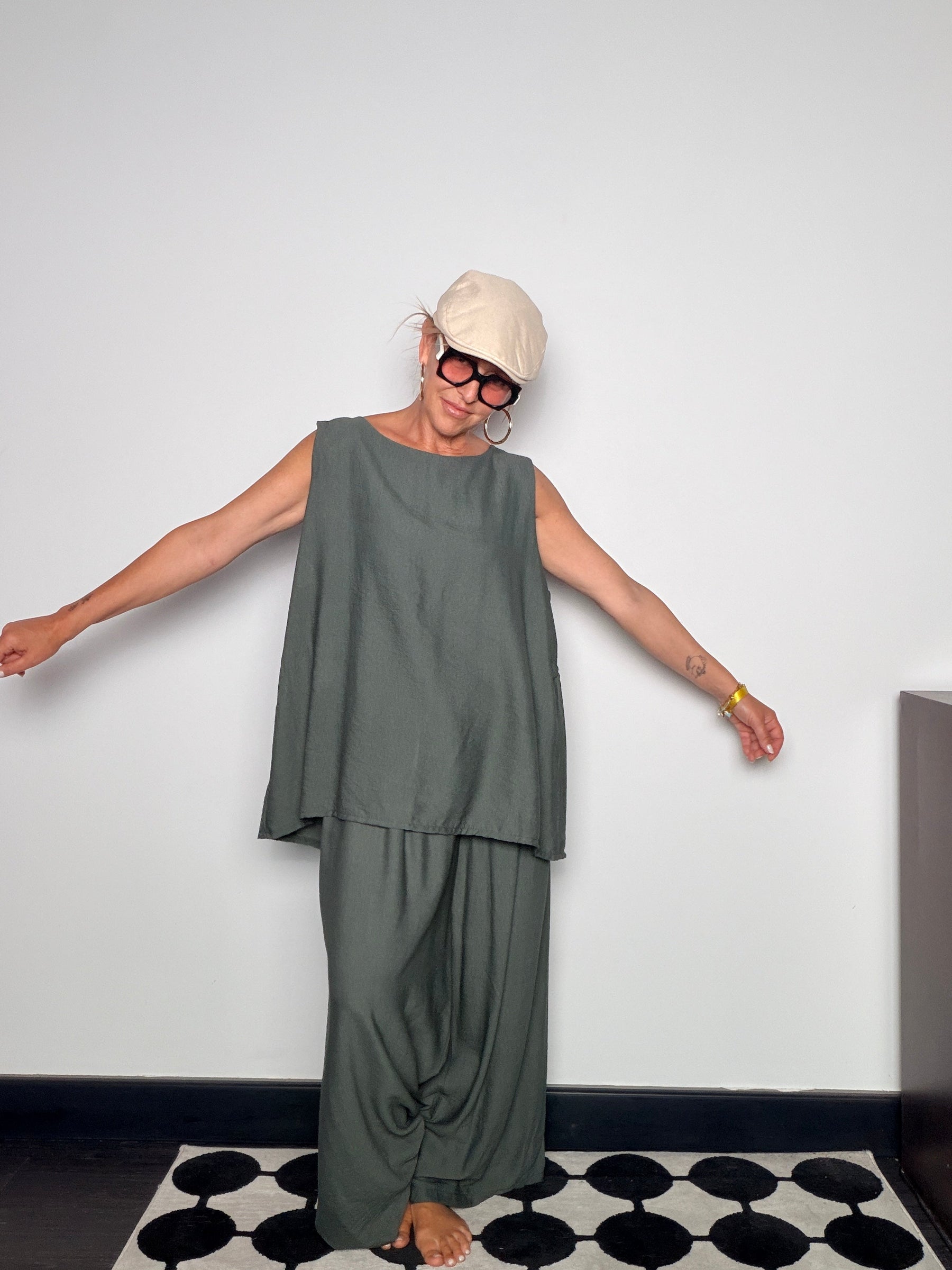 Completo verde militare - look completo vista frontale