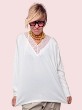 Maglia Oversize con Pizzo sulla Scollatura