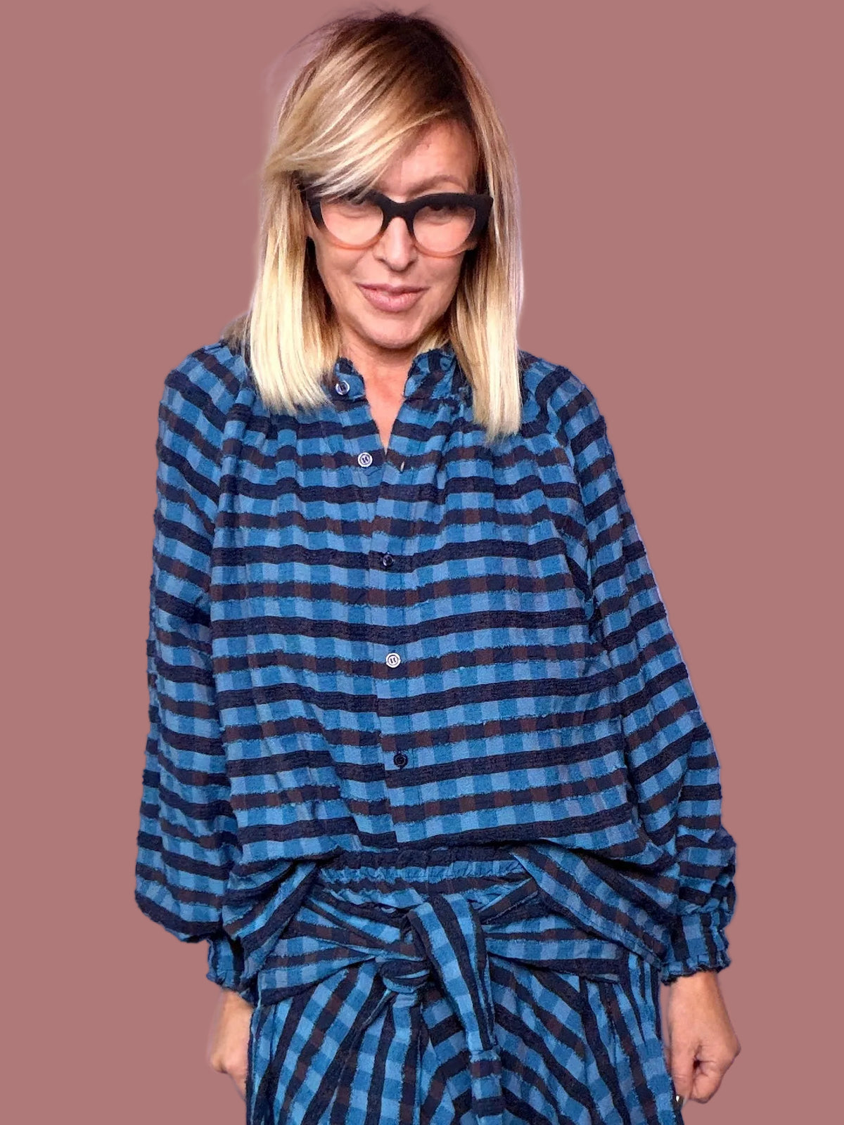 Camicia a quadri con collo arricciato e maniche ampie Female