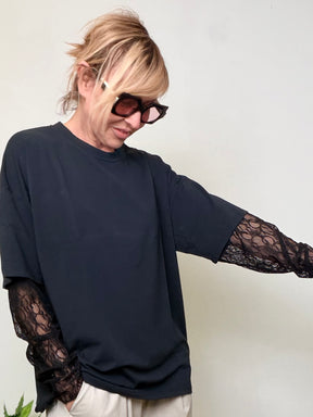 T-shirt Oversize con Maniche Lunghe in Pizzo