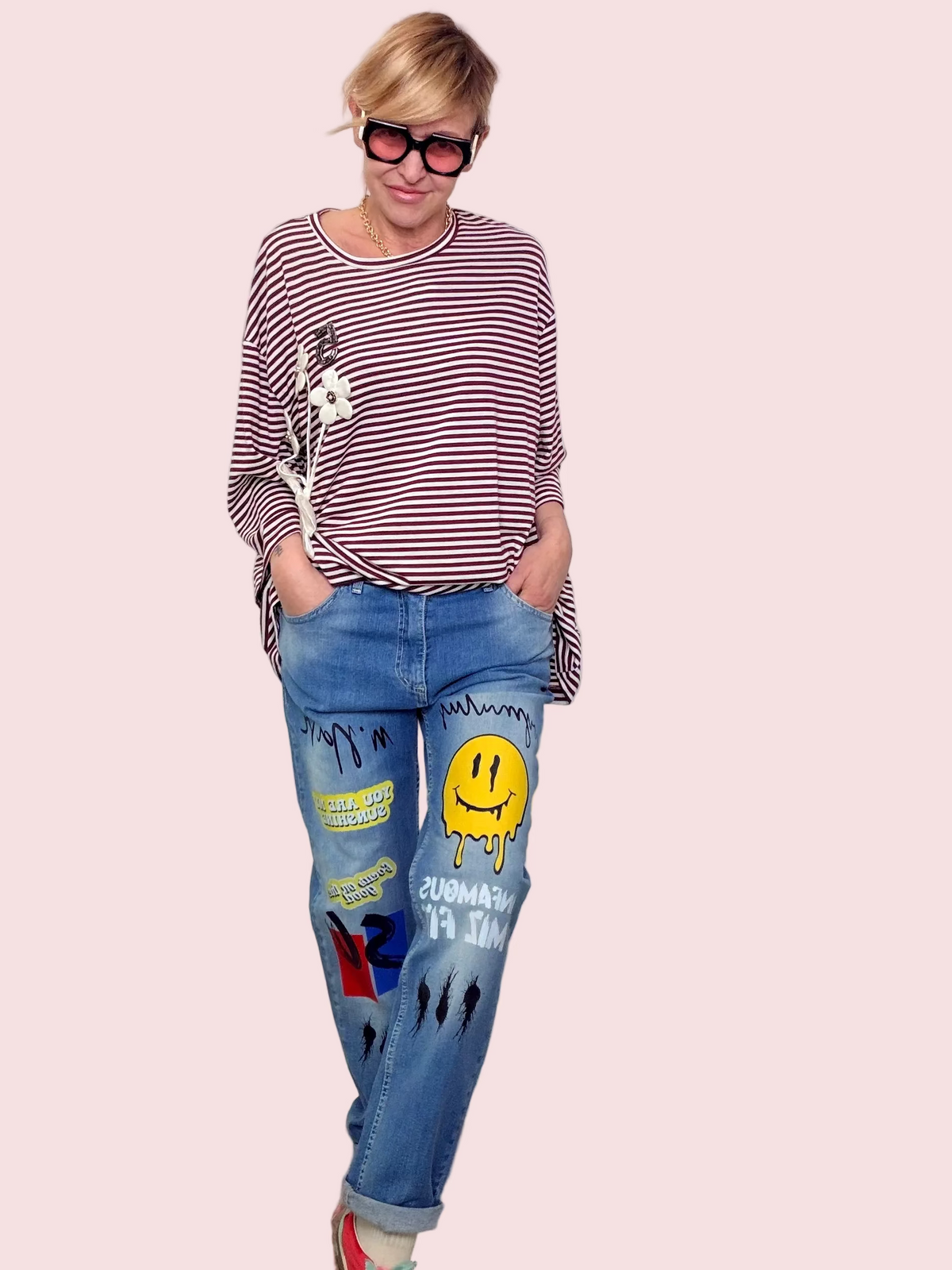 Jeans Boyfriend Customizzati con Patch e Stampe Street Art
