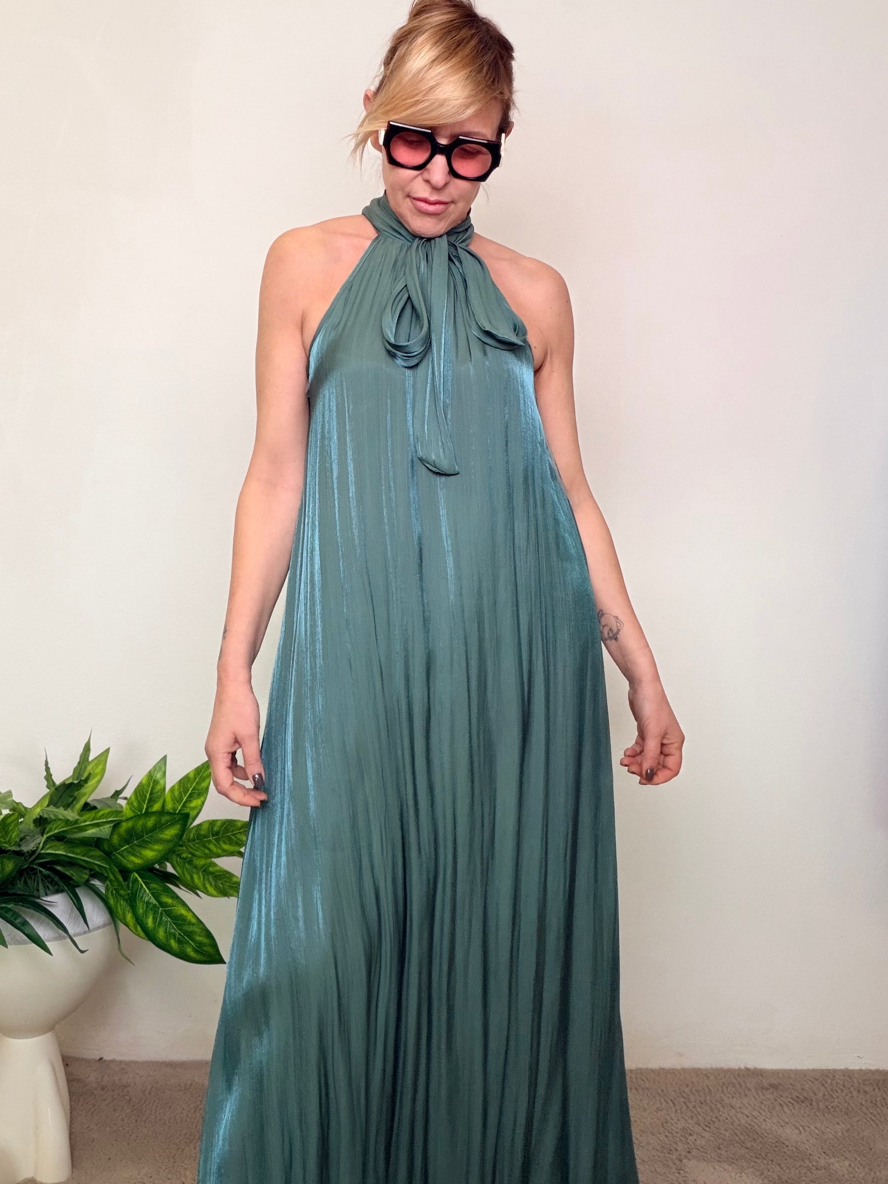 Abito Lungo Halter Neck in Raso Fluido