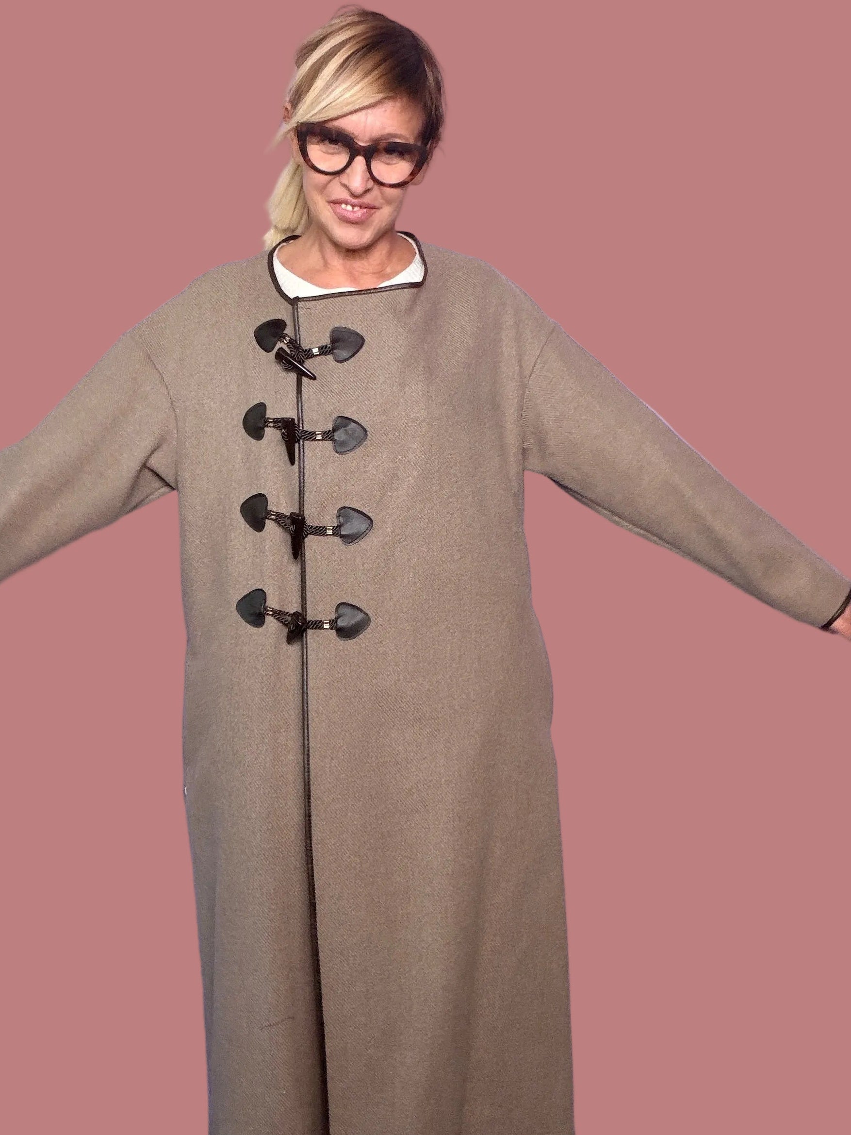 Cappotto lungo con alamari Deja Vu
