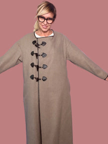 Cappotto lungo con alamari Deja Vu