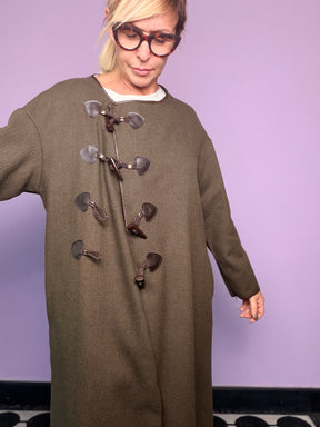 Cappotto lungo con alamari Deja Vu