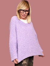 Maglia over effetto bouclé con scollo a V