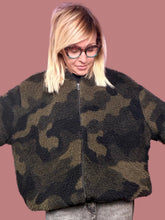 Pellicciotto Over Camouflage con Zip
