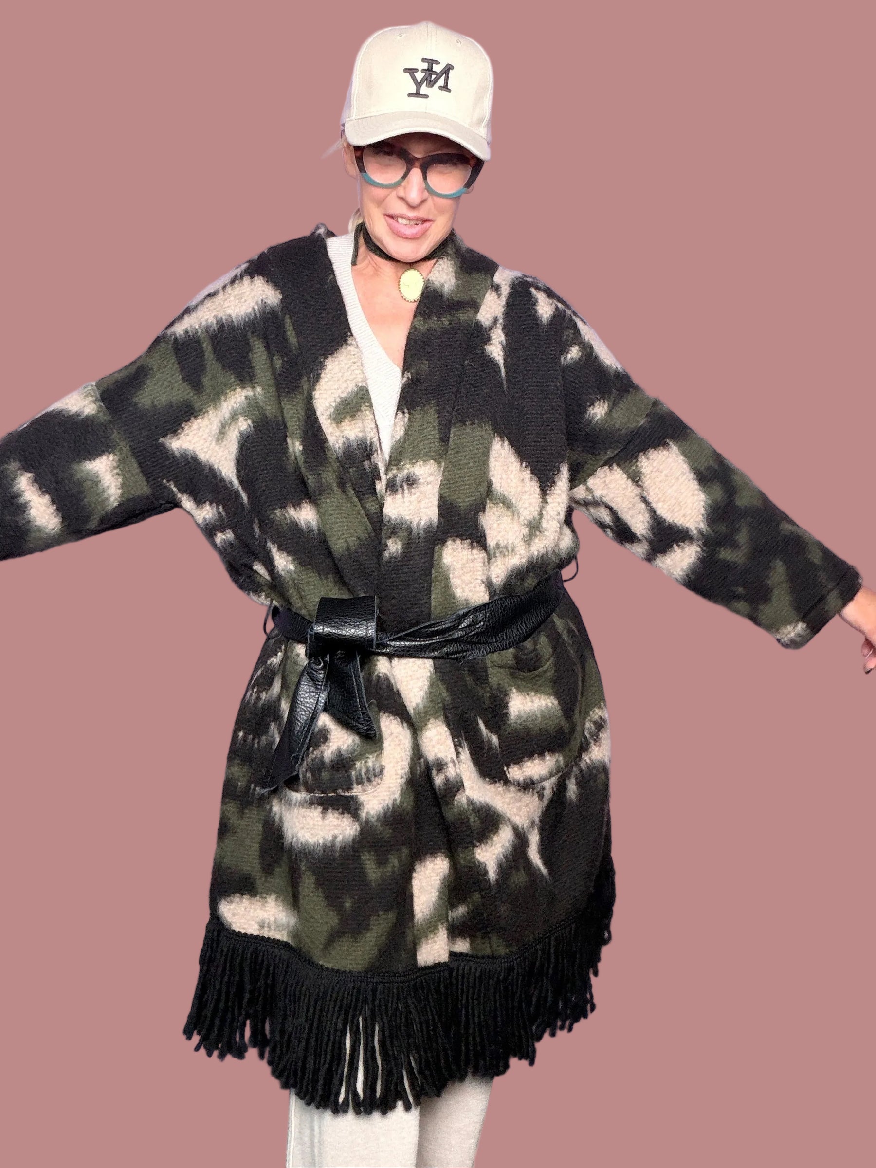 Cappotto jacquard con frange e tasche applicate