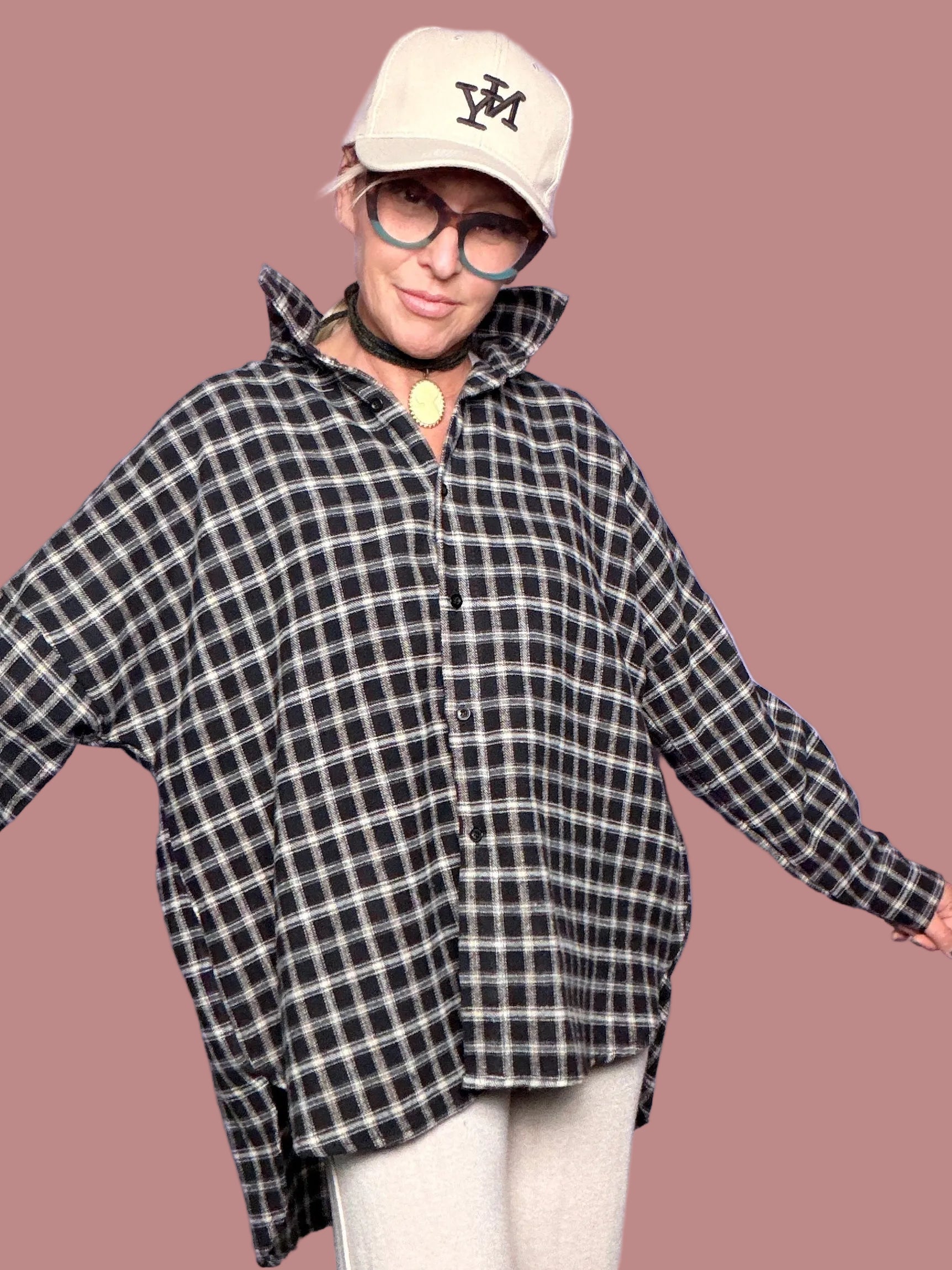 Camicia in flanella check dalla linea oversize