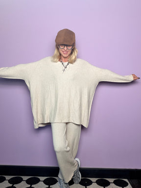 Completo over in maglia con pantalone ampio