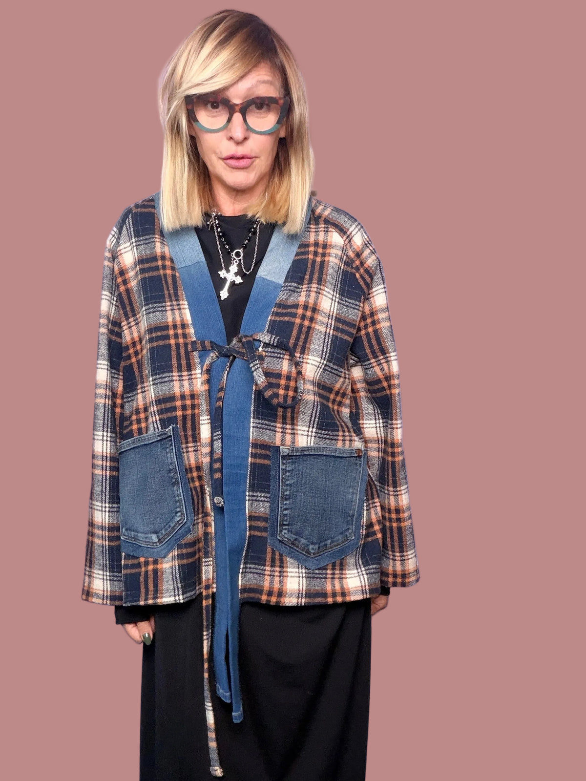 Giacca a quadri con dettagli in denim e fiocco
