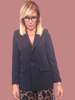 Giacca blazer nera monopetto con tasche a pattina