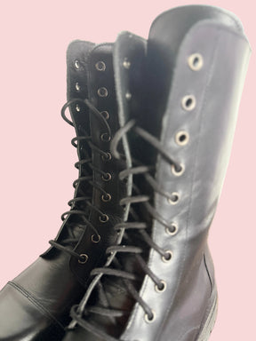 Anfibi in Pelle Nera