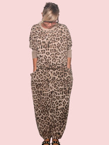 Pantalone leopardato harem - vista intera con dettaglio fondo caviglia