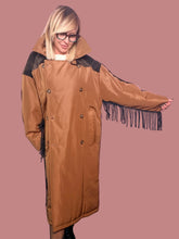 Trench imbottito con retro a quadri e frange