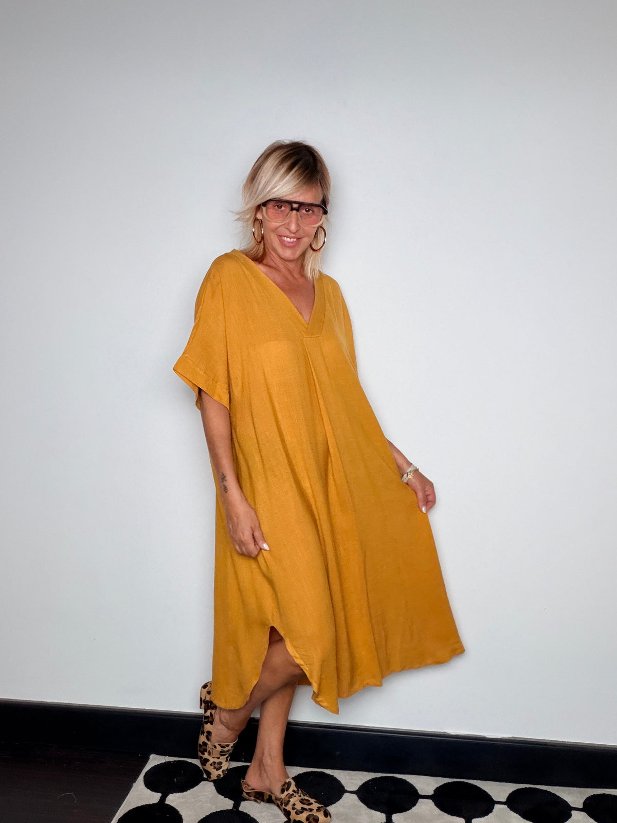 Abito kaftan ocra - movimento