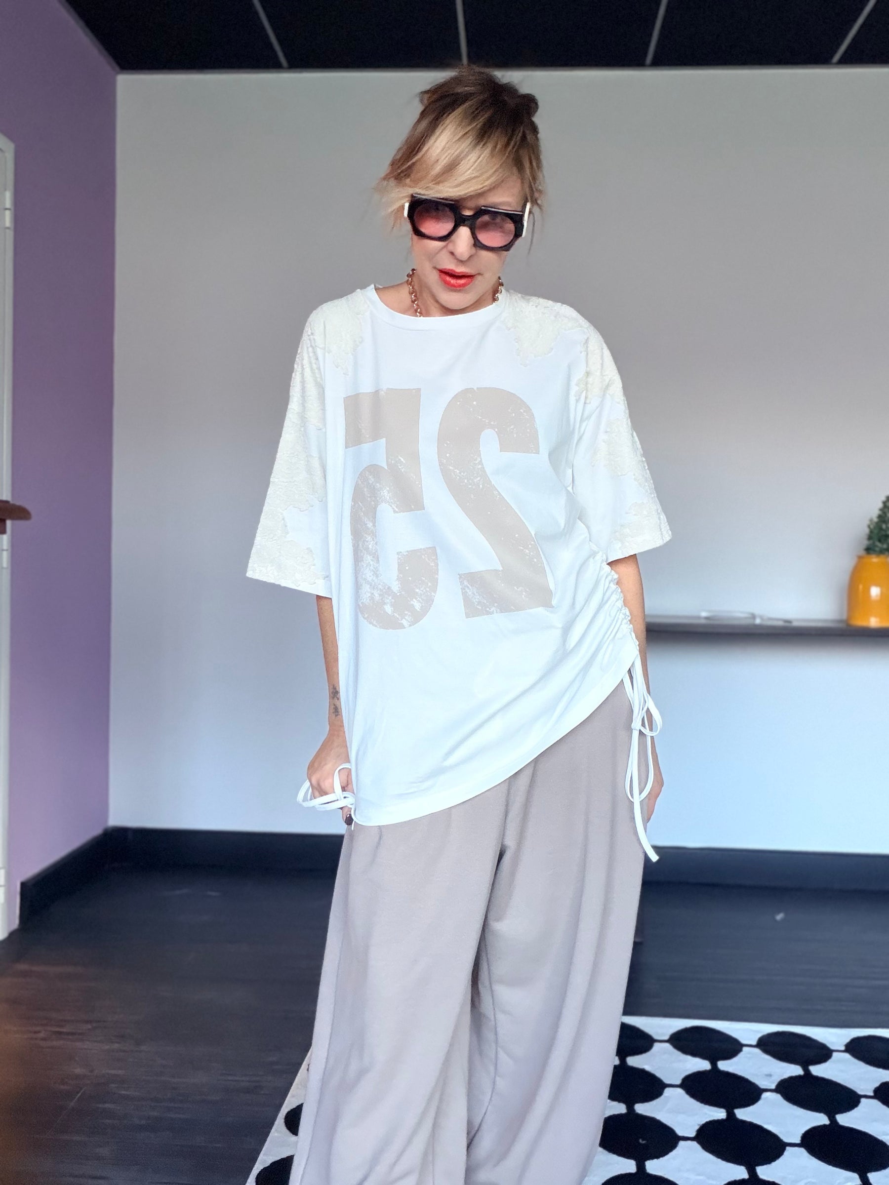 T-shirt 25 con Pizzo sulle Maniche e Coulisse