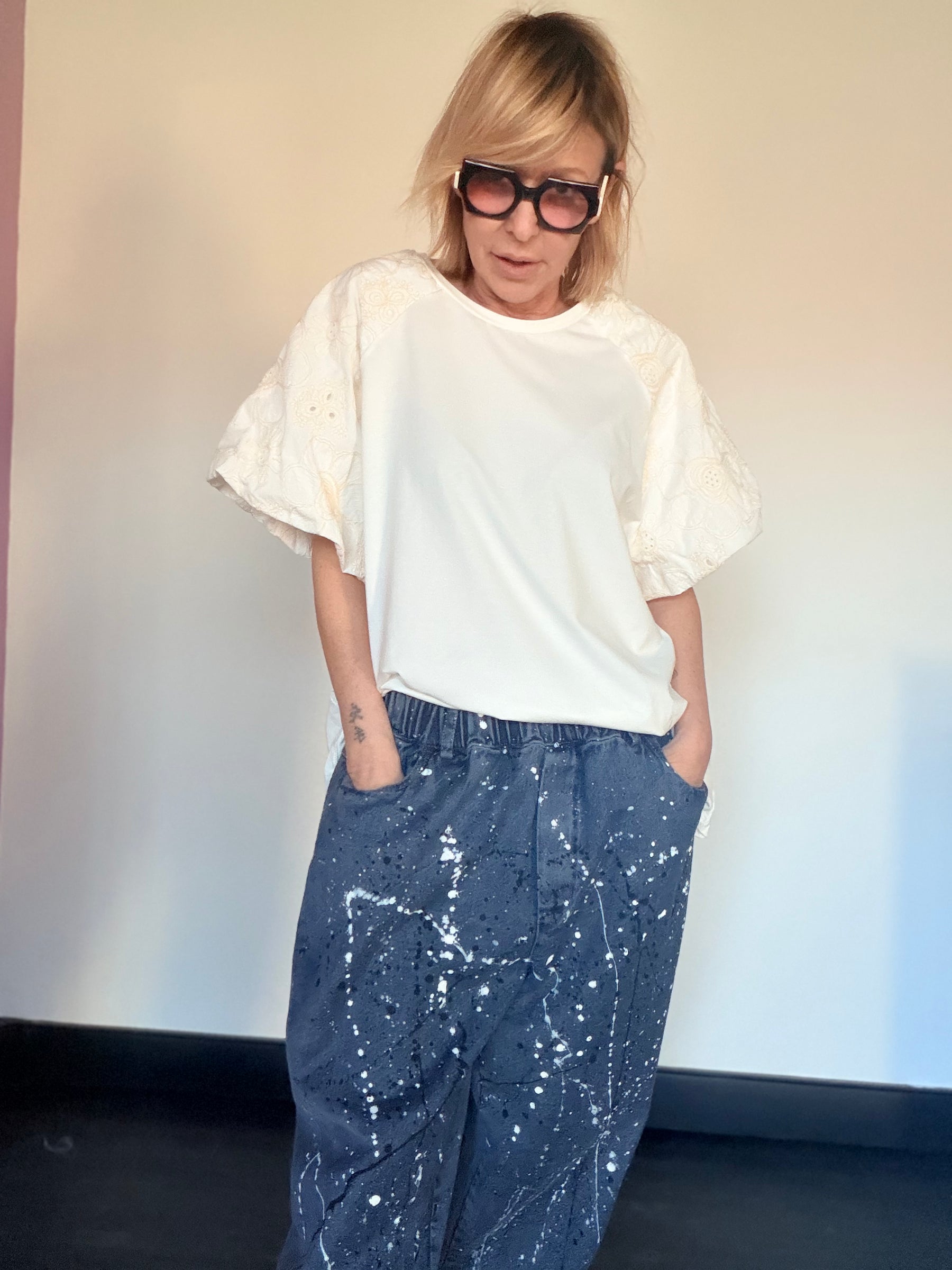 Jeans Oversize con Schizzi di Vernice
