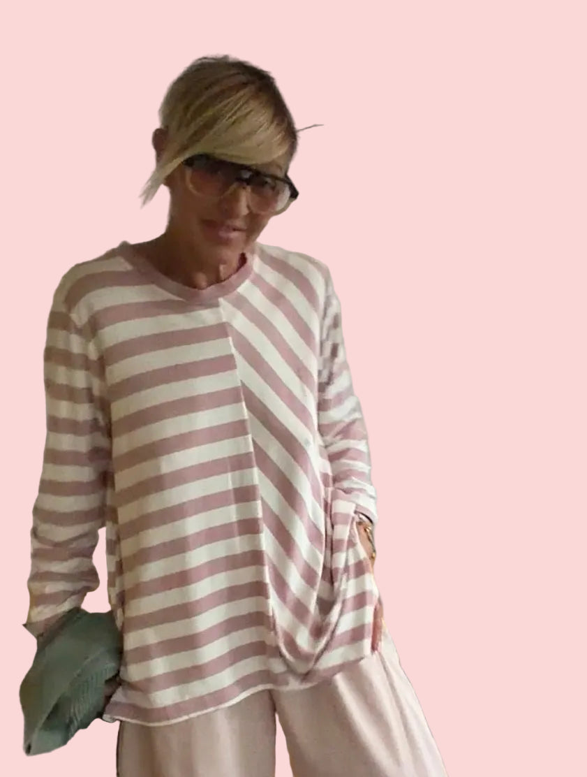 Maglia Oversize a Righe con Design Asimmetrico