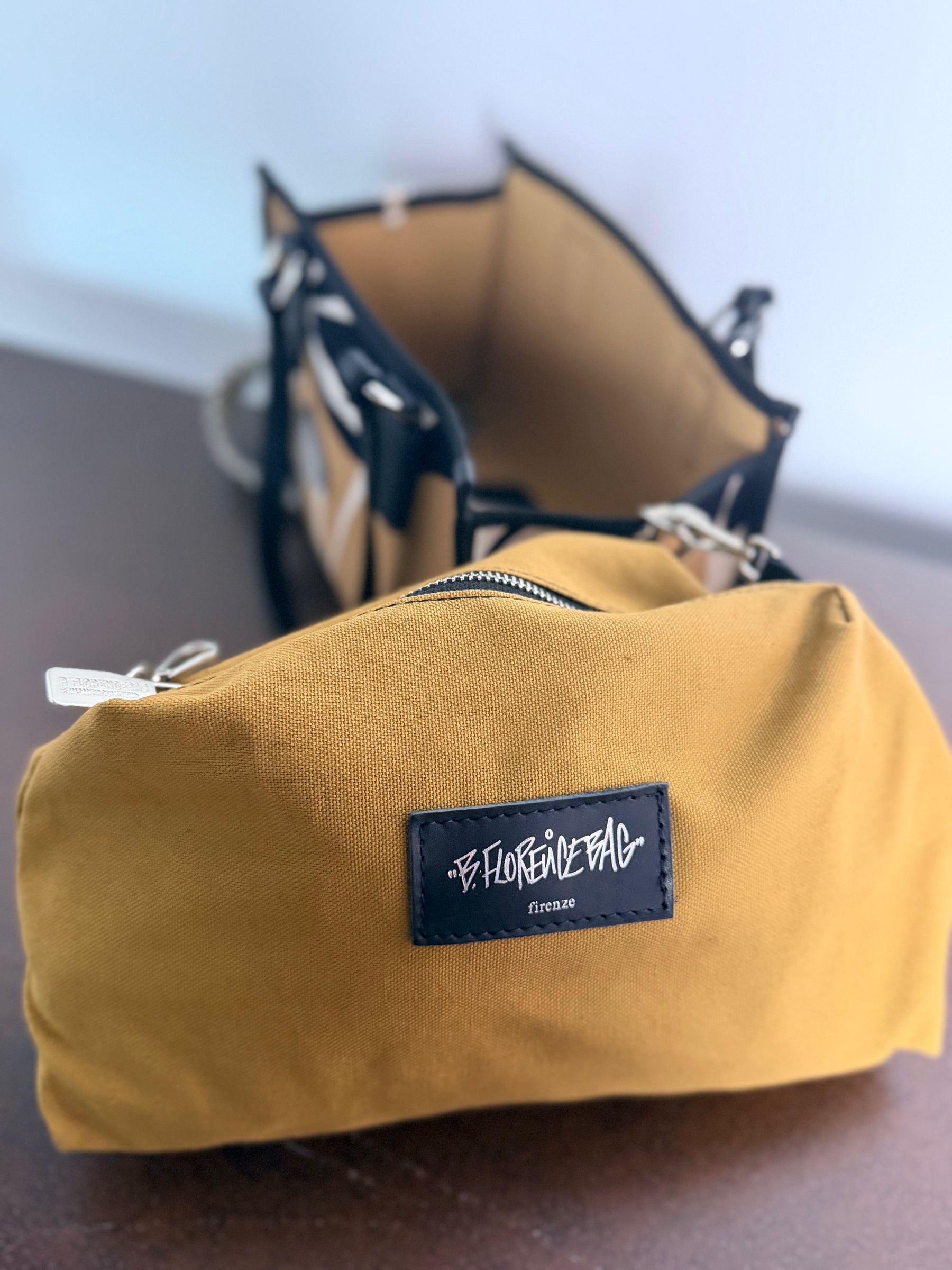 B. Florence Bag — Boston Bag con Print Astratto