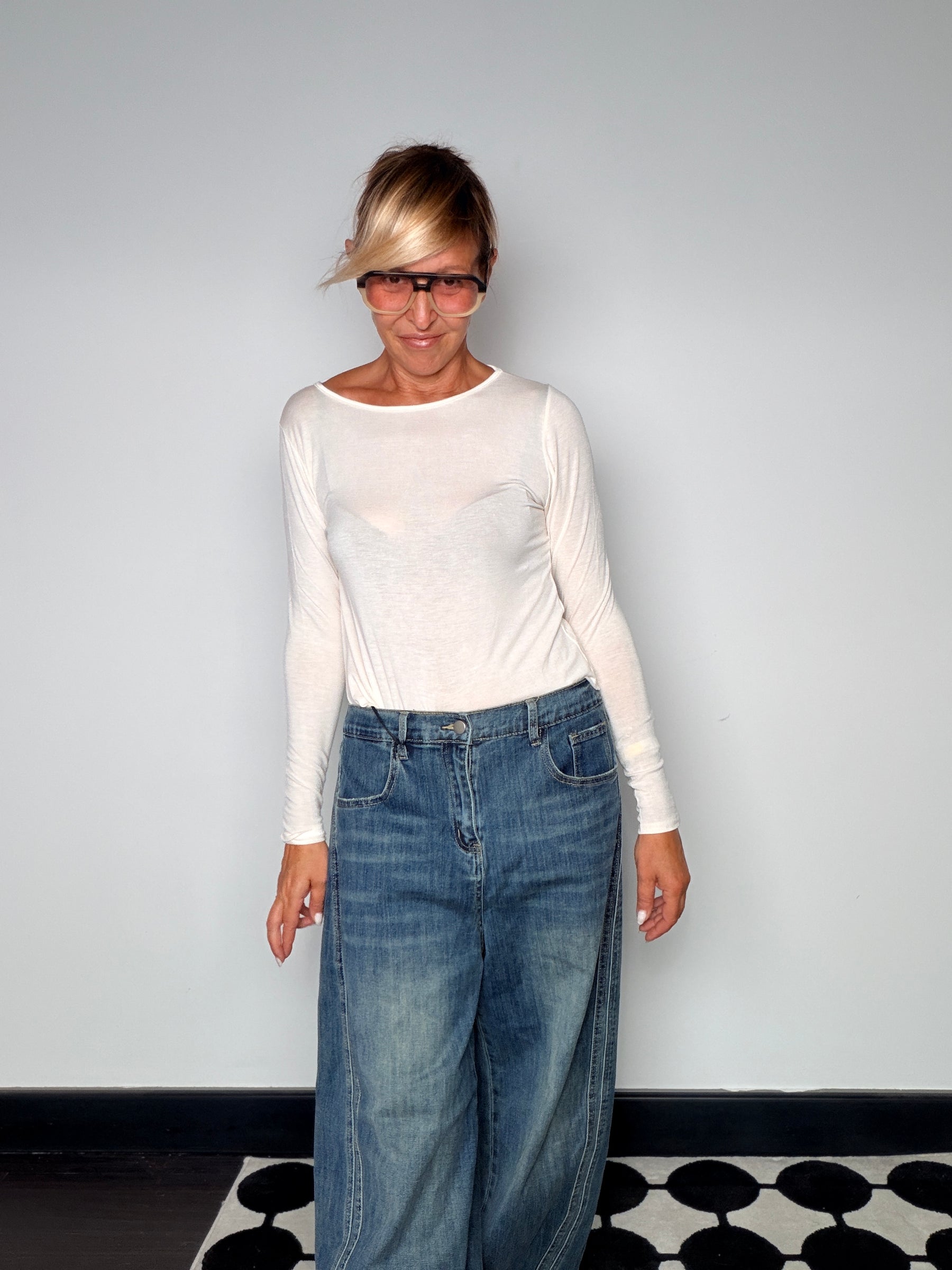 Body a Manica Lunga con Scollo Barca – Bianco / Vino