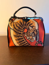 B. Florence Bag — Doctor Bag Xilografia Tigre