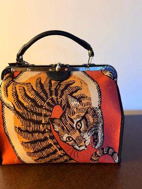 B. Florence Bag — Doctor Bag Xilografia Tigre