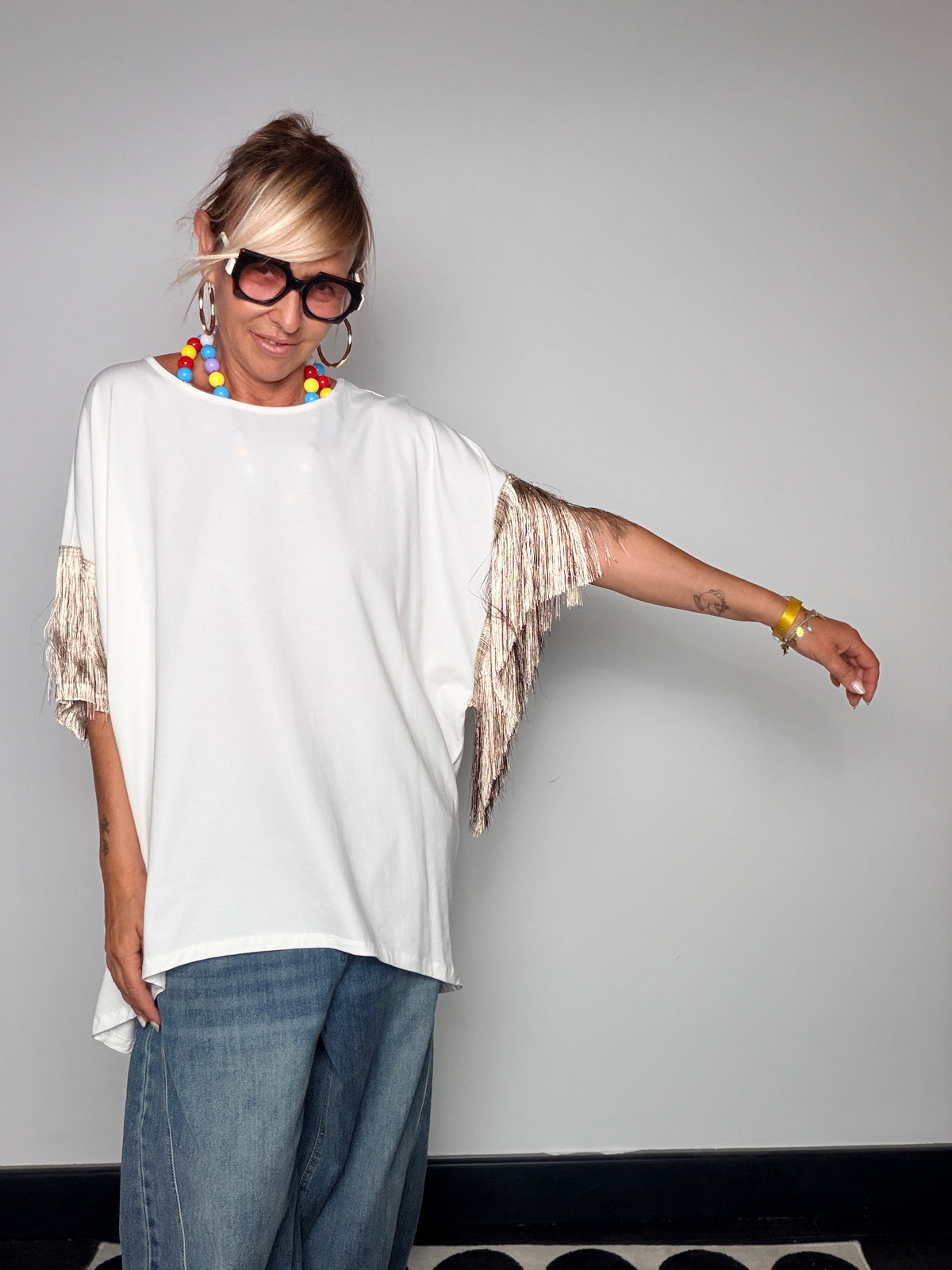 T-Shirt Oversize con Frange Dorate