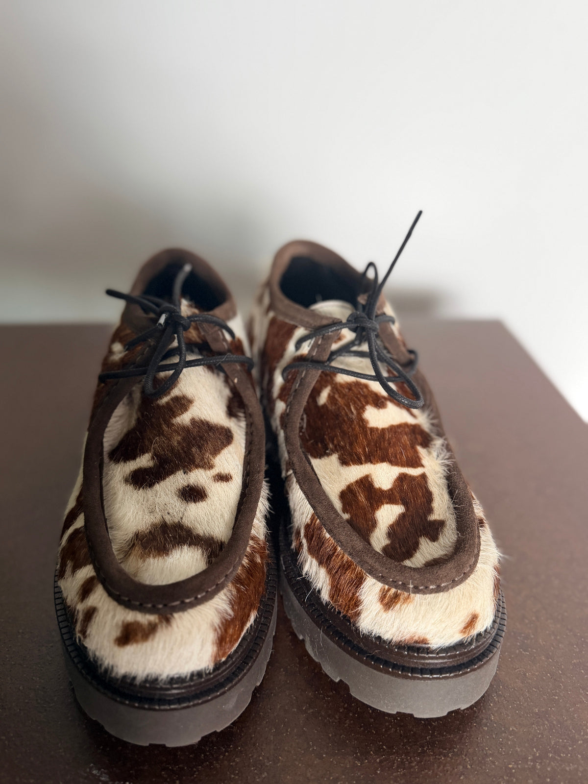 Stringate cavallino stampa mucca platform - vista frontale