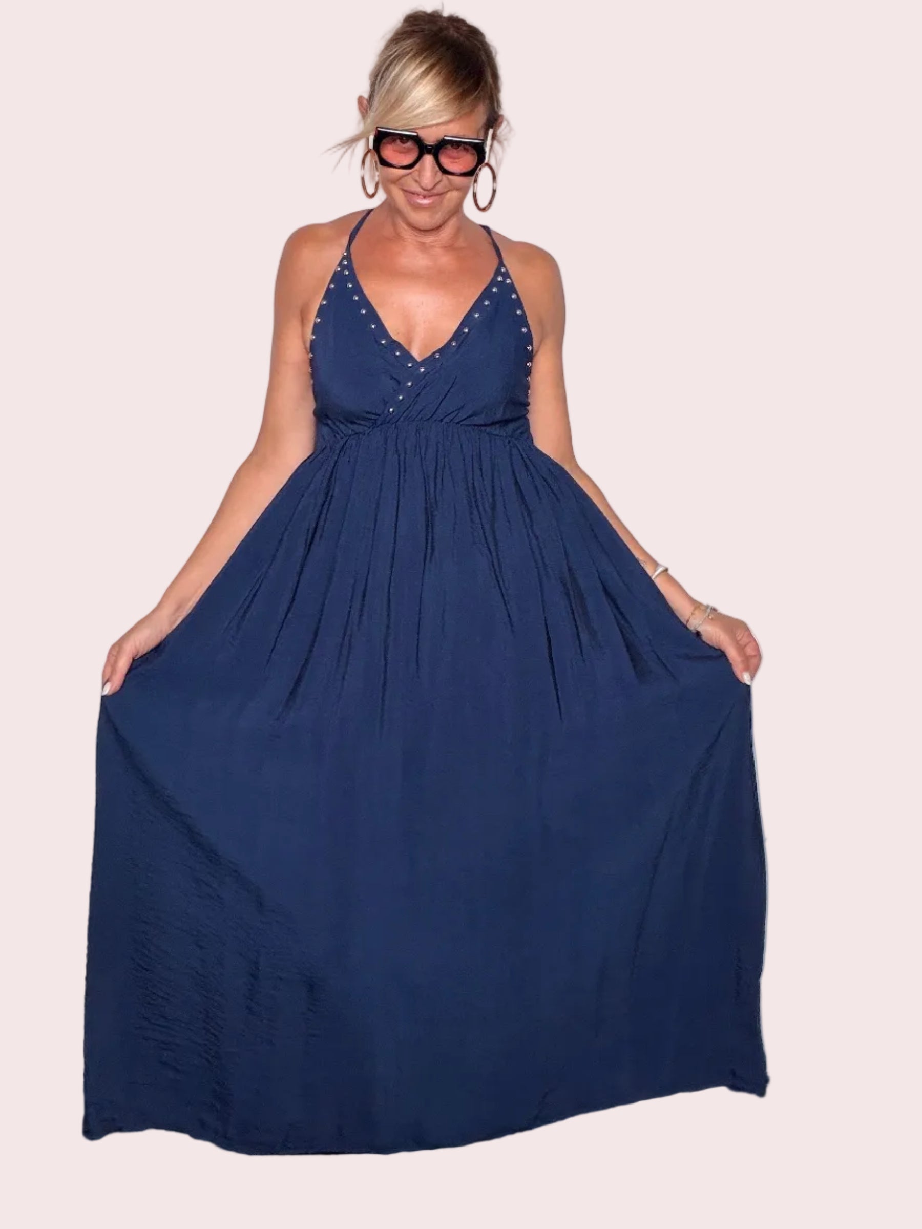 Abito Maxi Scollo V con borchie