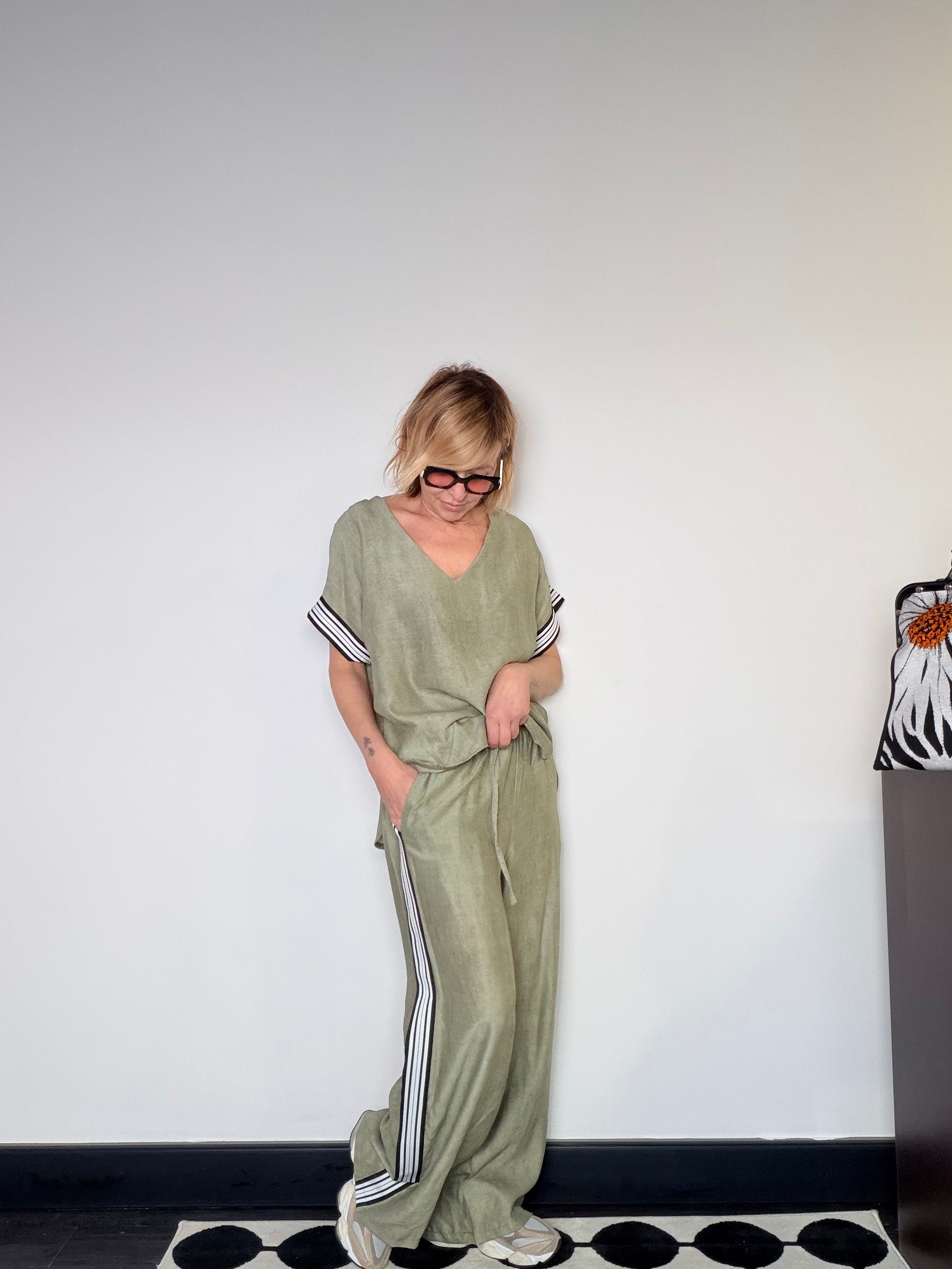 Coordinato  Due Pezzi – Top & Pantalone con Bande