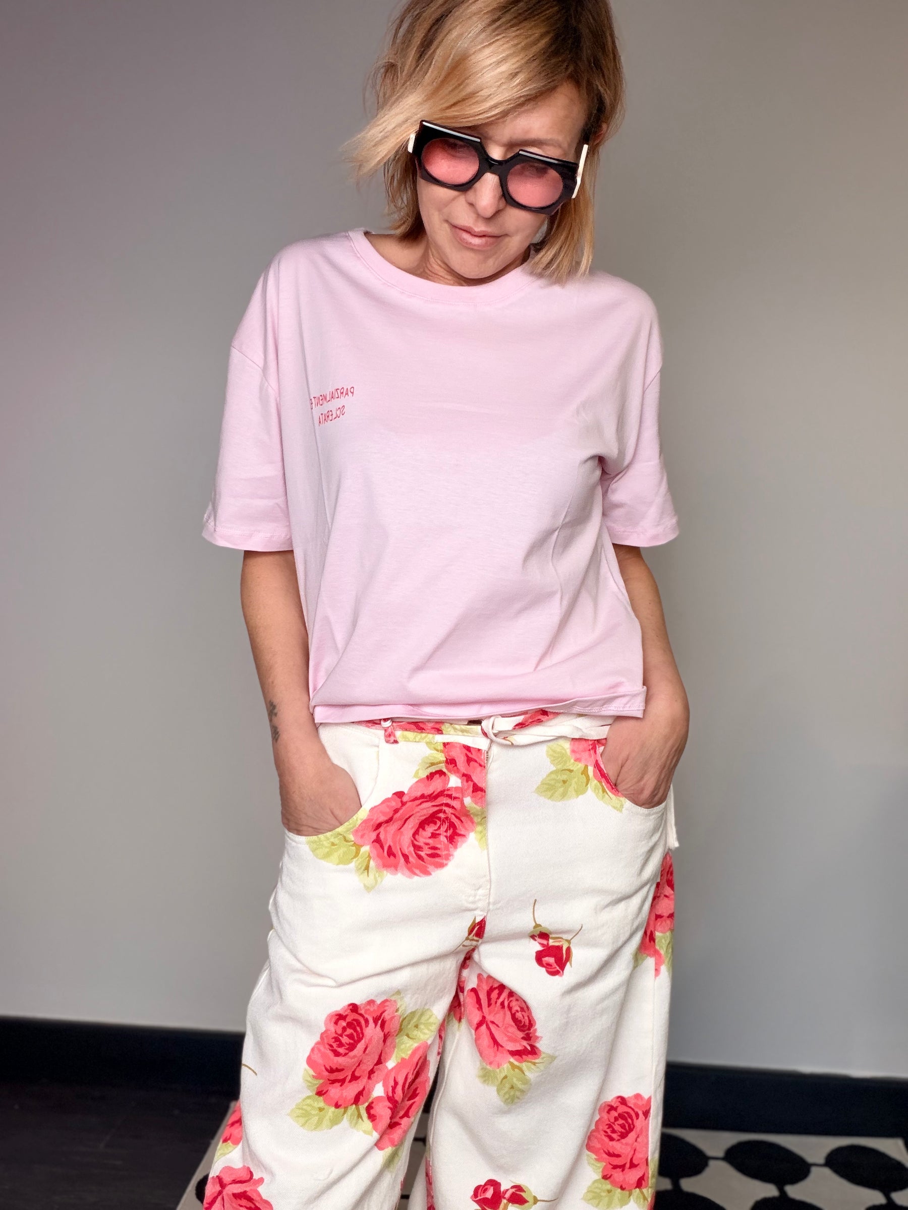 T-shirt "Parzialmente Sclerata" – Rosa & Giallo