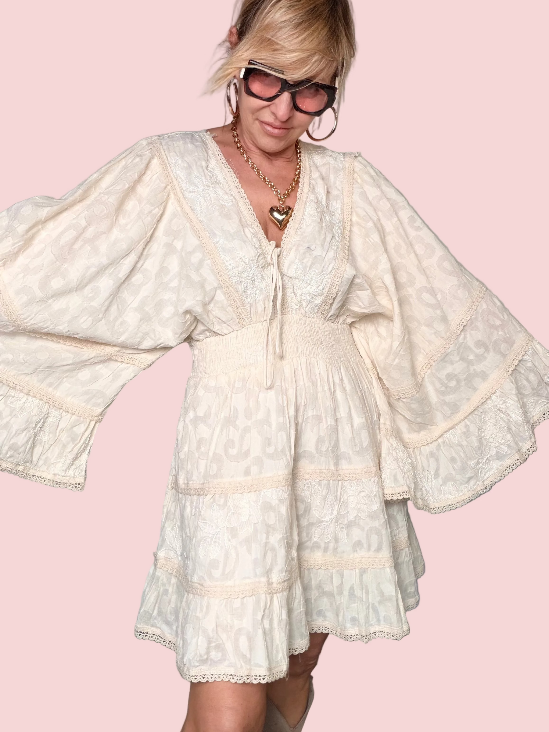 Mini Abito Boho Maniche a Campana – Avorio