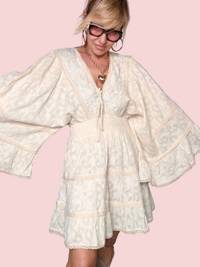 Mini Abito Boho Maniche a Campana – Avorio
